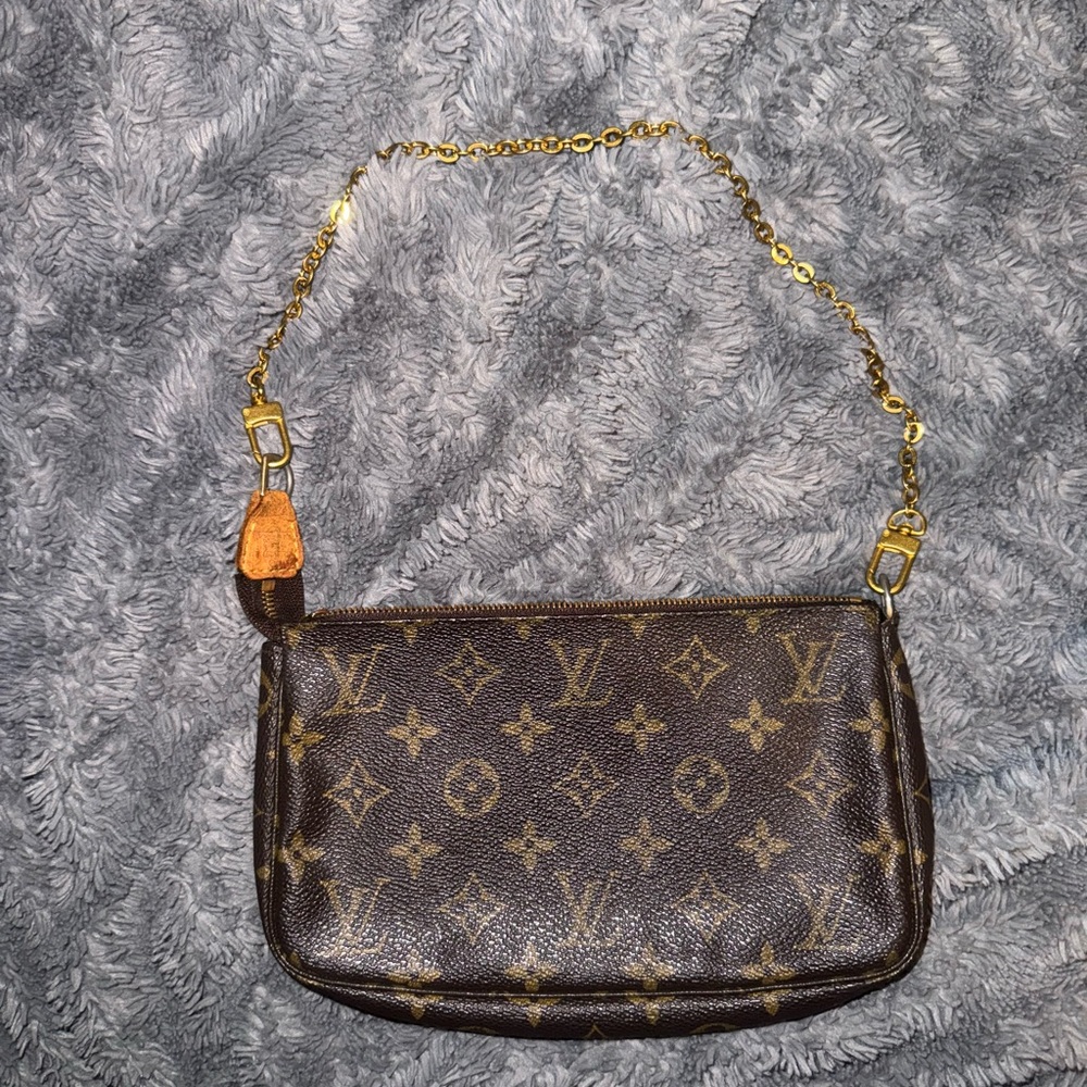 Louis Vuitton pochette